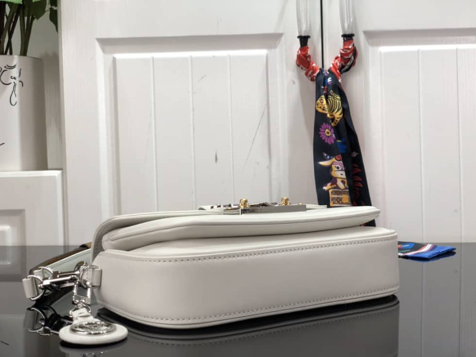 Louis Vuitton Swing Handbag White M20393 Replica Shoulder Bag