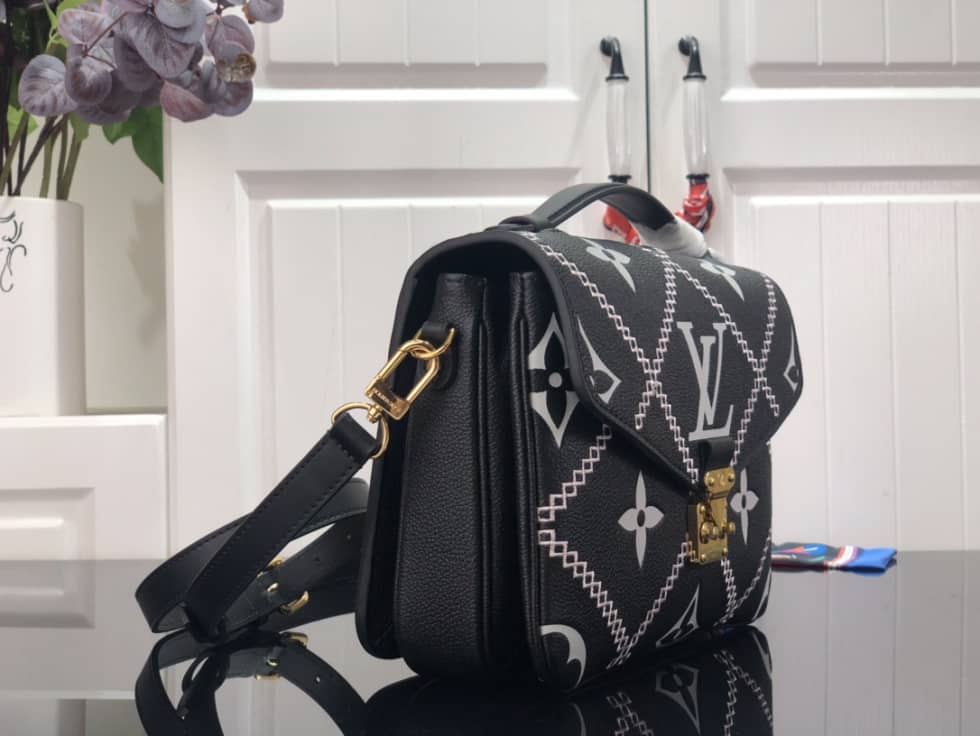 Louis Vuitton Embroidered Pochette Metis M46028 Replica Shoulder Bag