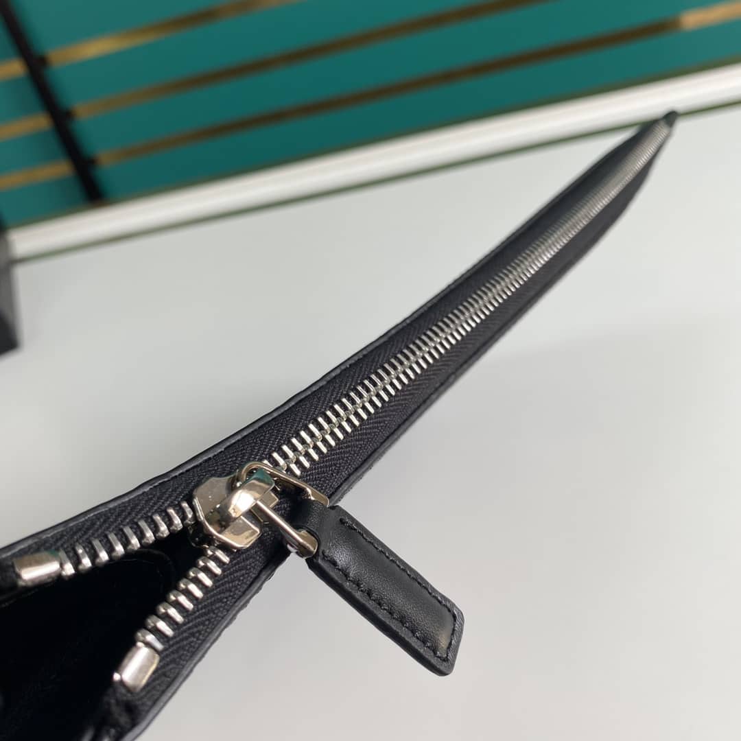 Gucci Mens Signature Soft Pouch Replica 473950