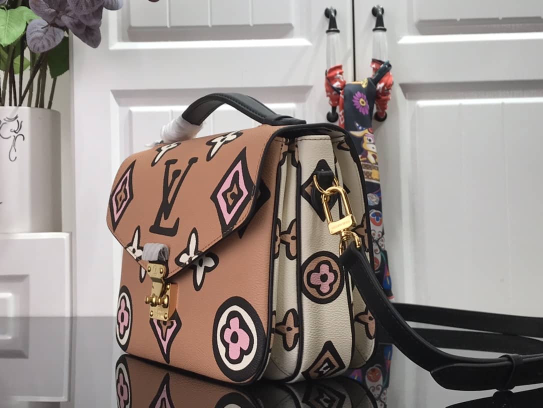 Louis Vuitton Pochette Métis Autres Toiles Monogram Replica M45823