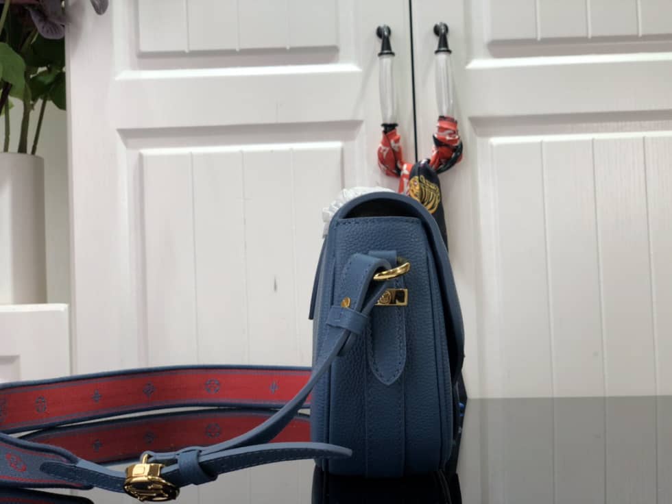 Louis Vuitton Pont 9 Soft MM Grained Calfskin Blue M58967 Replica Crossbody Bag