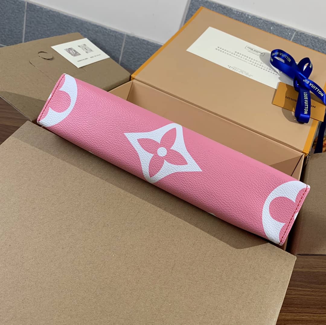 Louis Vuitton Tie Dye Escale Pochette Monogram Canvas Replica M69136