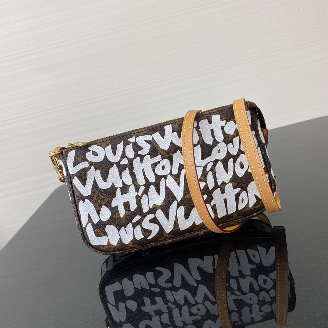 Louis Vuitton Pochette Dupe 2001 Accessories Graffiti Monogram Bag M51980 White