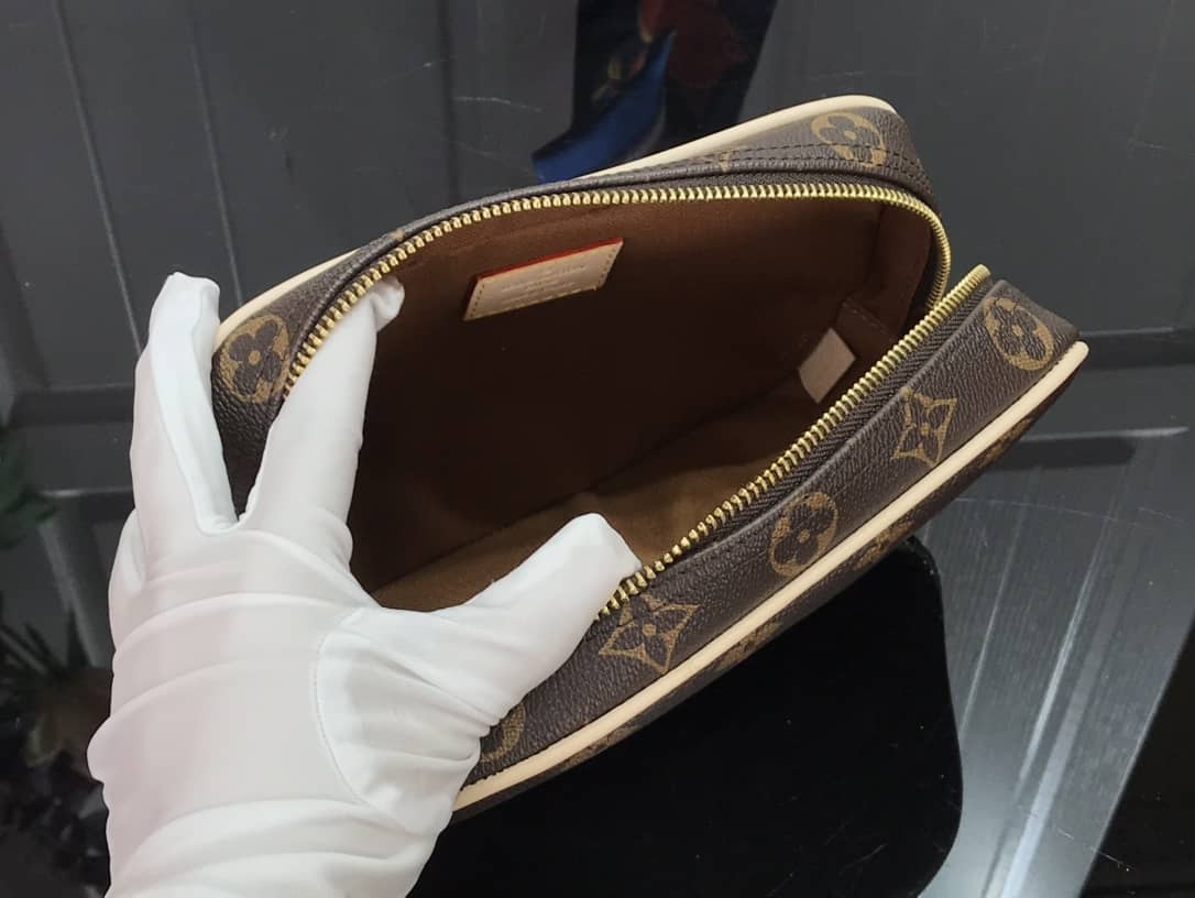 Louis Vuitton Toiletry Trousse Damier Pouch PM Replica N47522