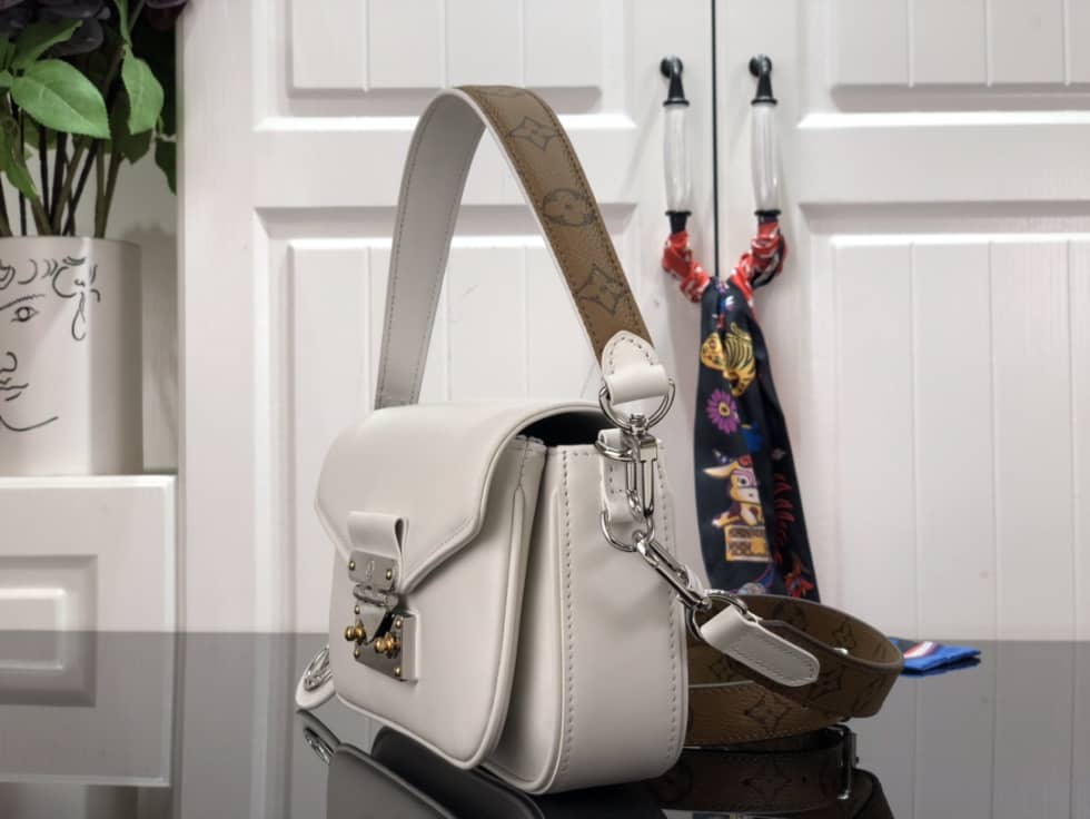 Louis Vuitton Swing Handbag White M20393 Replica Shoulder Bag