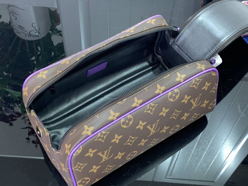 Louis Vuitton Dopp Kit Monogram Canvas Toilet Pouch M46253 Replica
