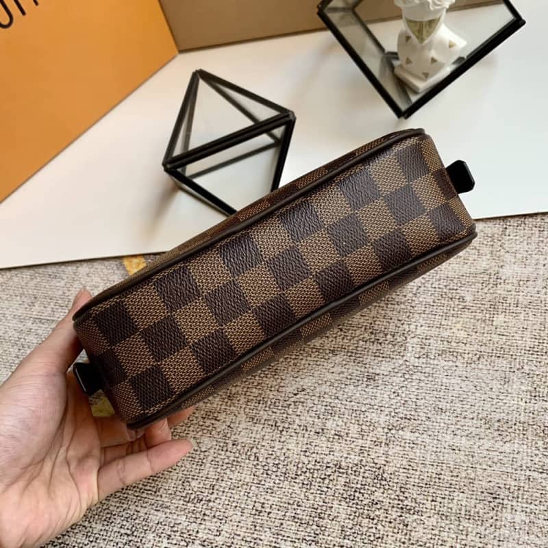 Louis Vuitton Toiletry Trousse Damier Pouch PM Replica N47522