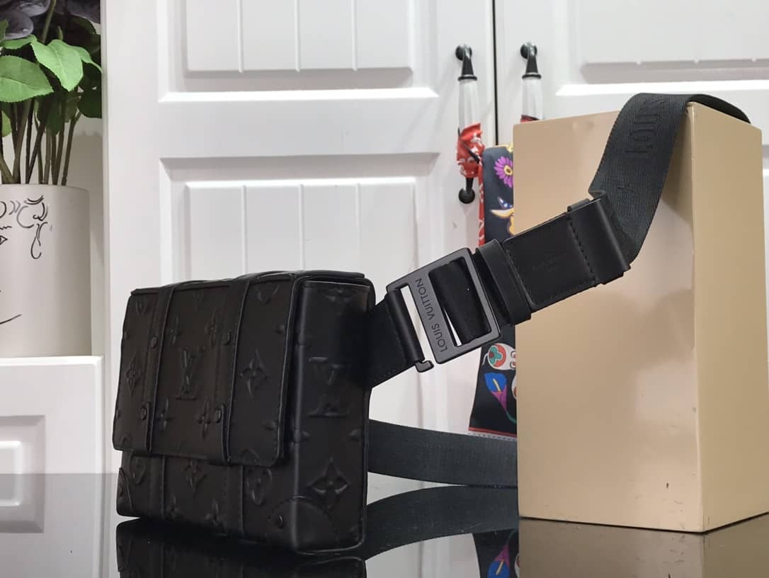 Louis Vuitton Trunk Slingbag Monogram Seal Cowhide Leather Replica M57952