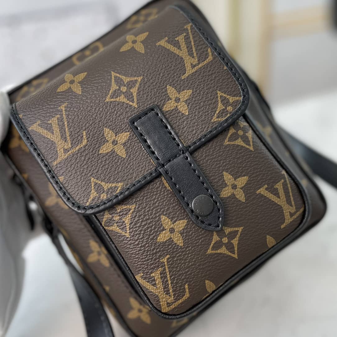 Louis Vuitton Virgil Abloh Christopher Wearable Replica Wallet M69404