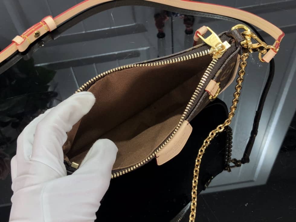 Louis Vuitton Easy Pouch On Strap Monogram M81066 Replica