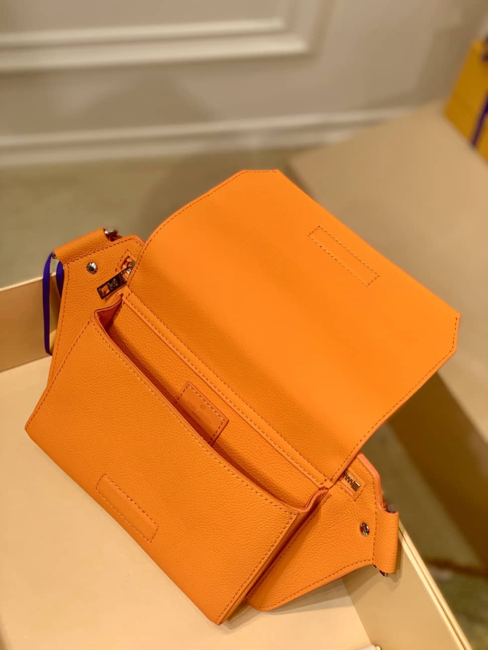 Louis Vuitton New Sling Aerogram M59625 Replica Shoulder Bag