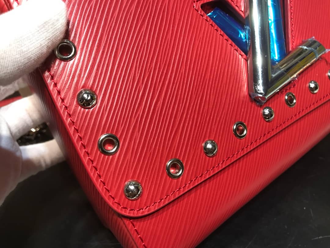 Louis Vuitton AAA Replica Twist MM Chain Shoulder Bag