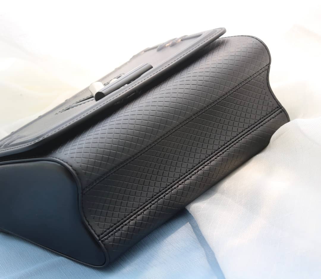 Louis Vuitton Twist Epi Handbag Replica Black M50320
