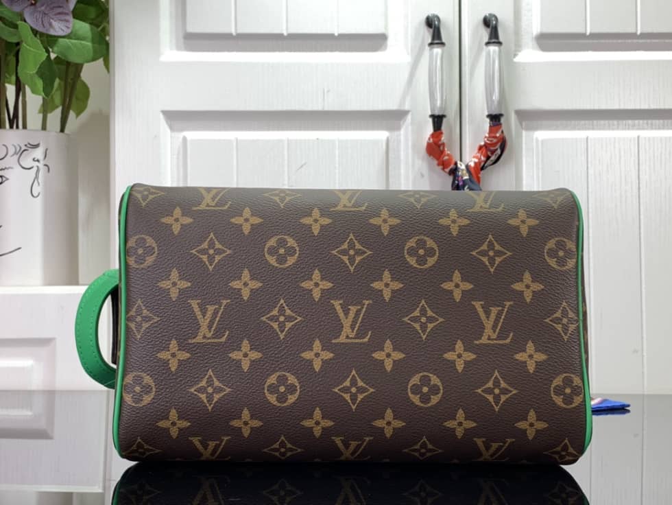 Louis Vuitton Dopp Kit Monogram Canvas Toilet Pouch M46253 Replica