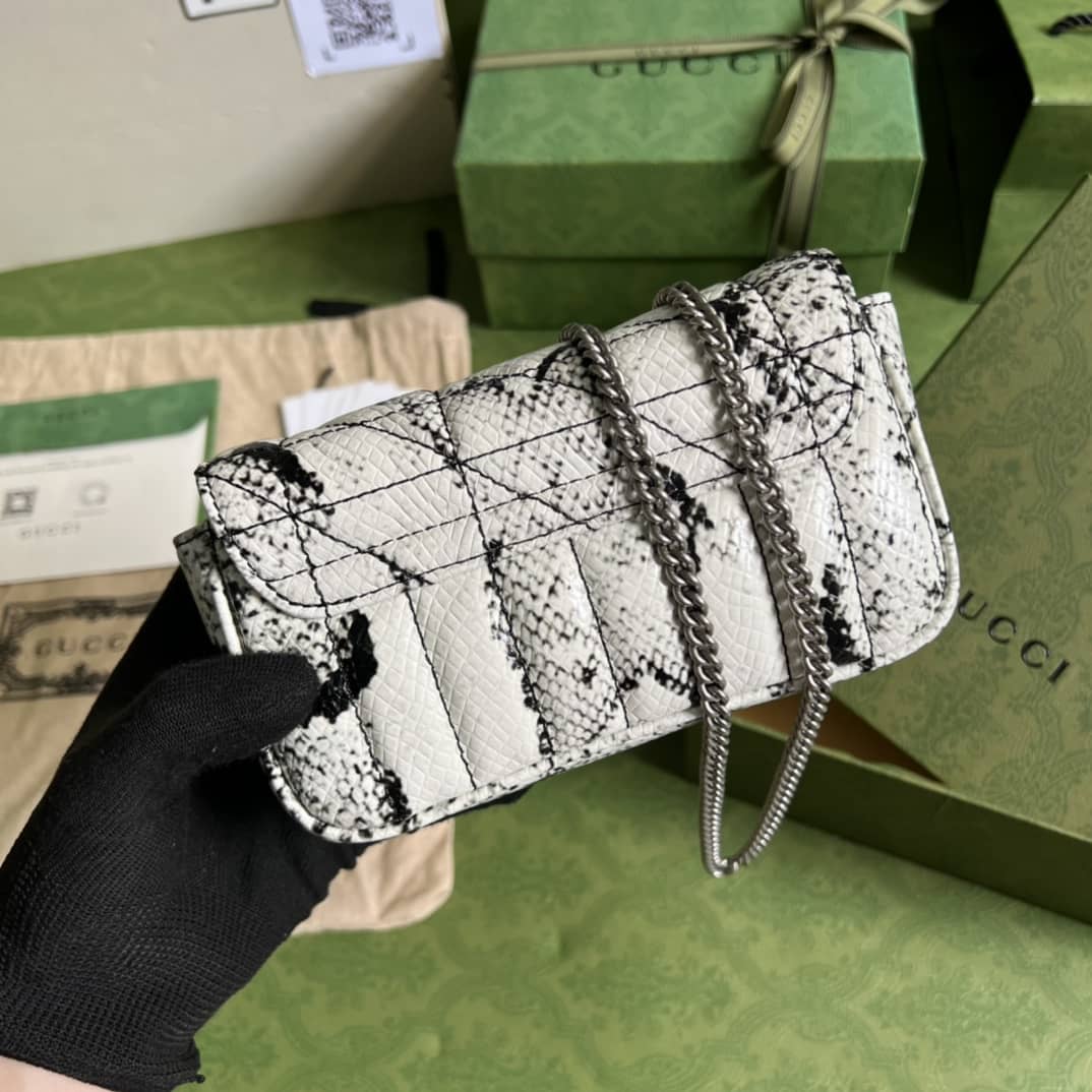 Gucci GG Marmont Quilting Super Mini 476433 Replica Crossbody Bag