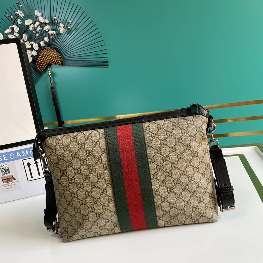 Gucci Supreme GG Messenger Bag Replica 523335