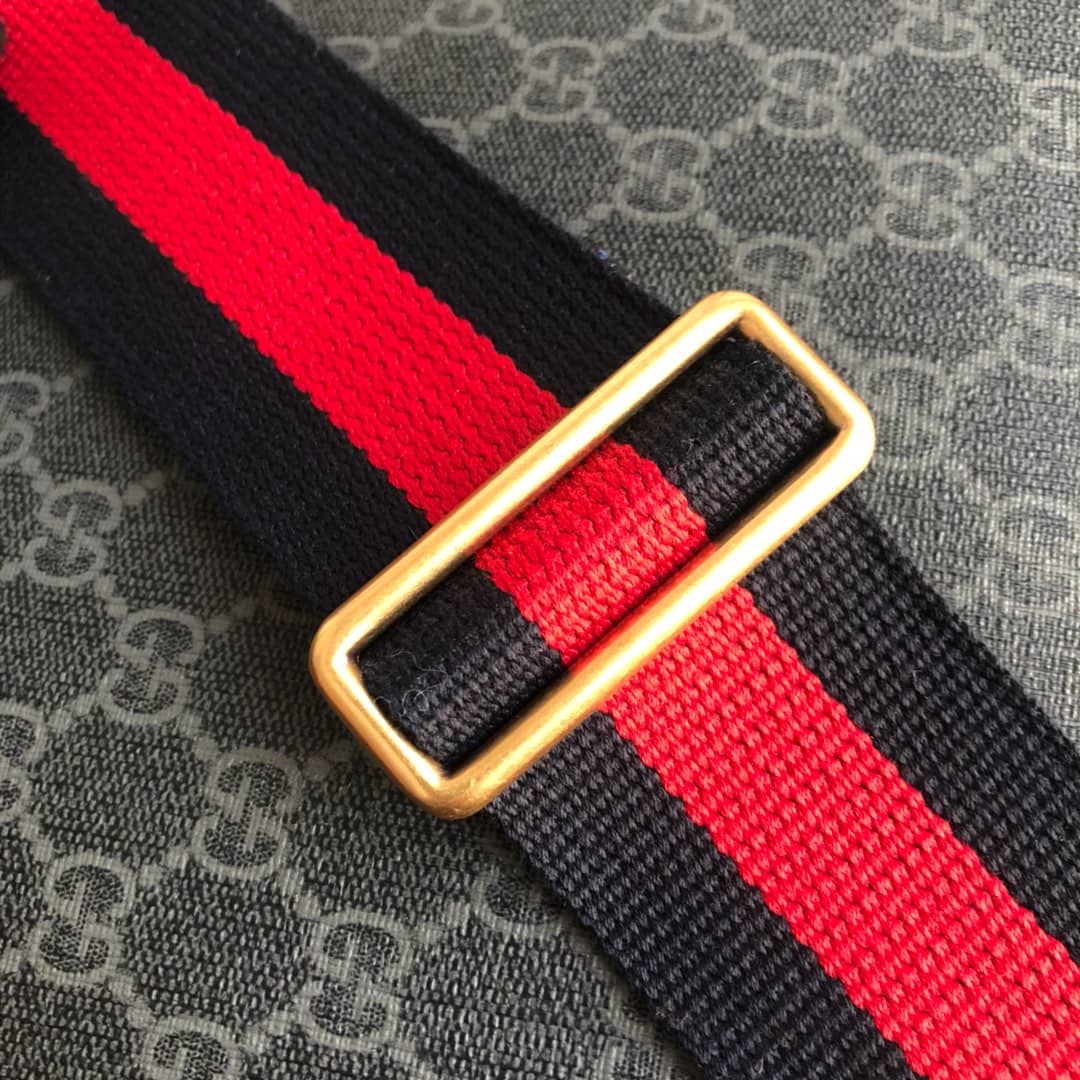 Gucci GG Supreme Medium Messenger Bag Replica Black 598604