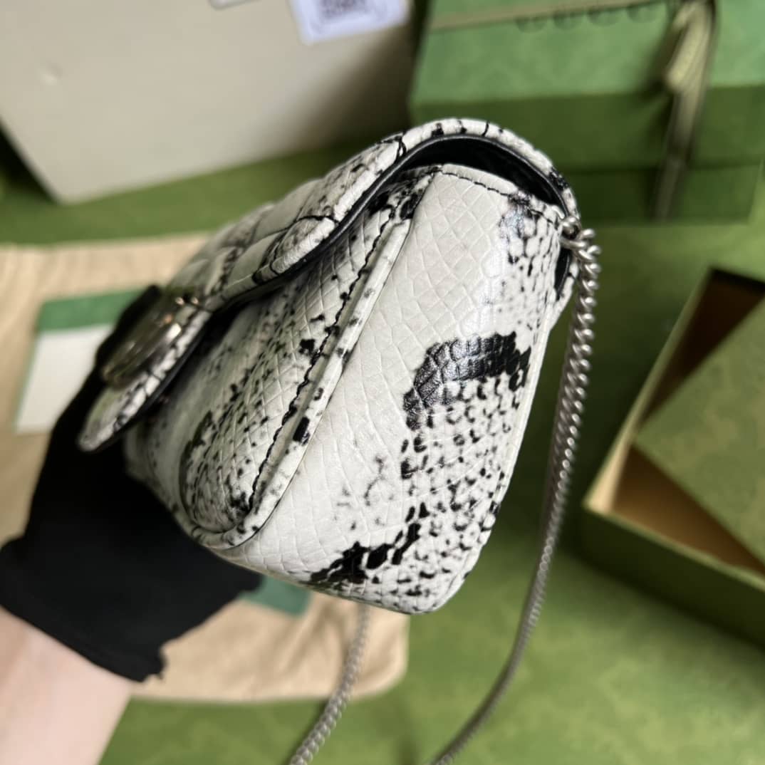 Gucci GG Marmont Quilting Super Mini 476433 Replica Crossbody Bag