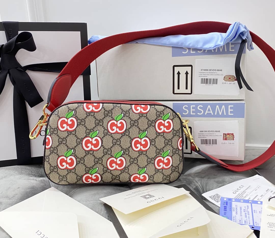 Gucci Supreme Canvas Camera Bag Replica Red 574886