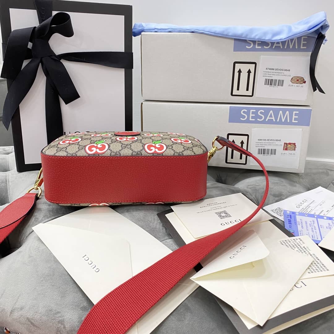 Gucci Supreme Canvas Camera Bag Replica Red 574886