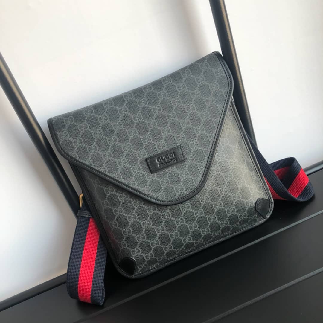 Gucci GG Supreme Medium Messenger Bag Replica Black 598604