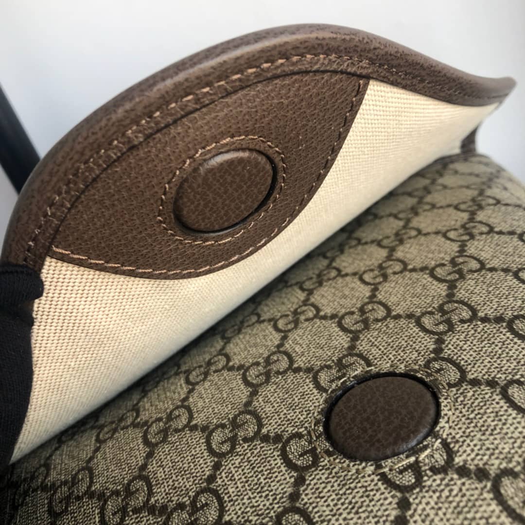 Gucci GG Supreme Medium Messenger Bag Replica 598604