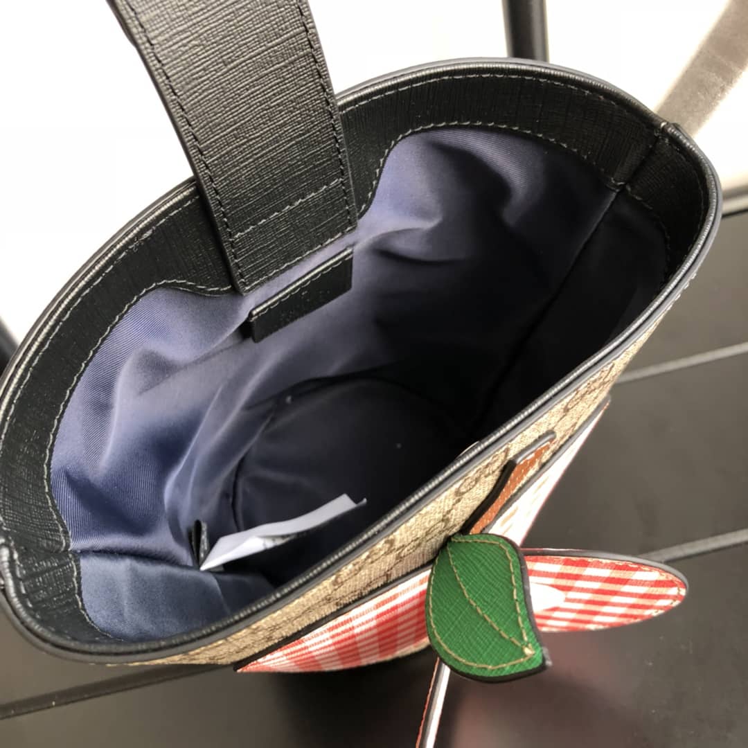 Gucci Kids GG Supreme Apple Bucket Bag Replica 653954