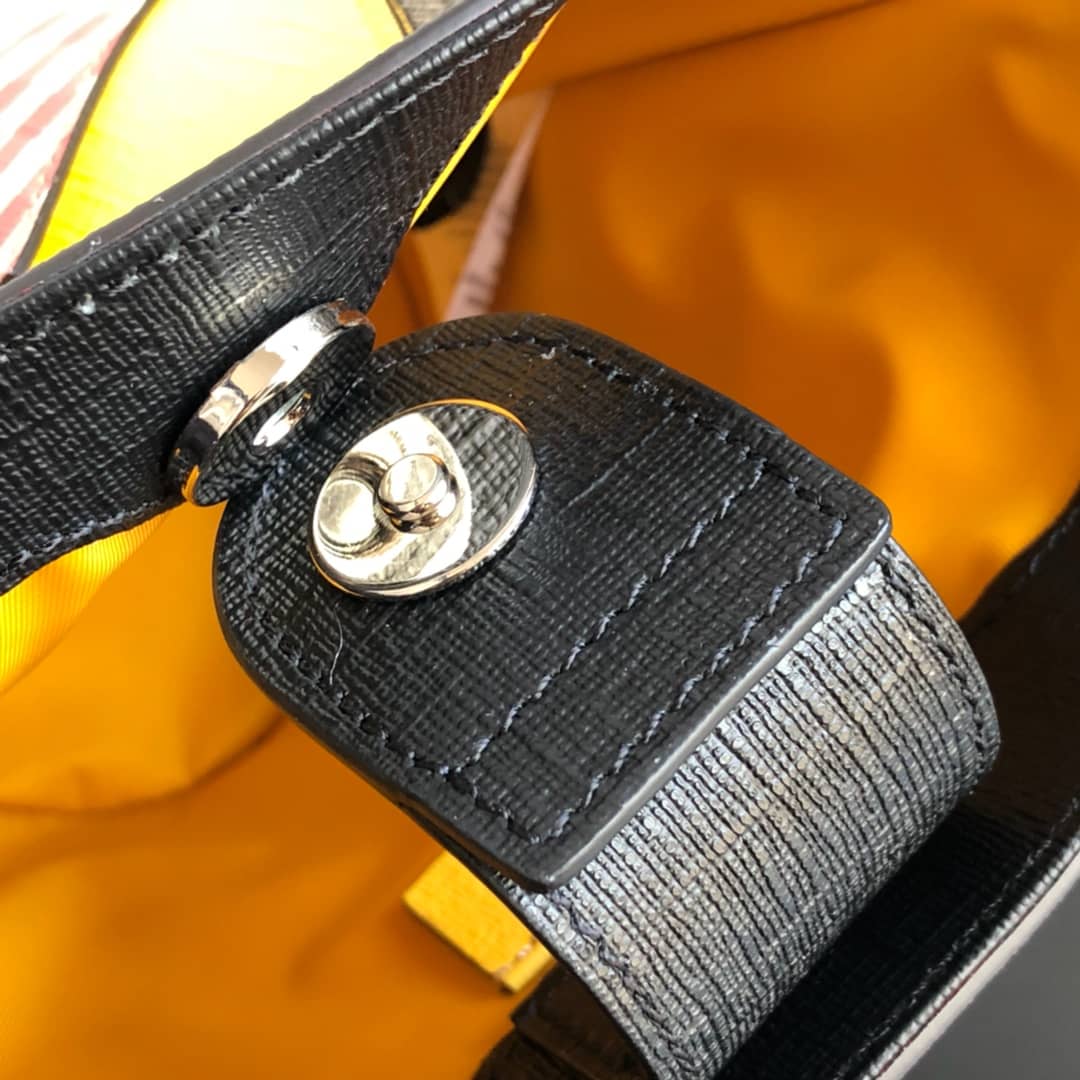 Gucci Children GG Chick Bucket Bag 606193