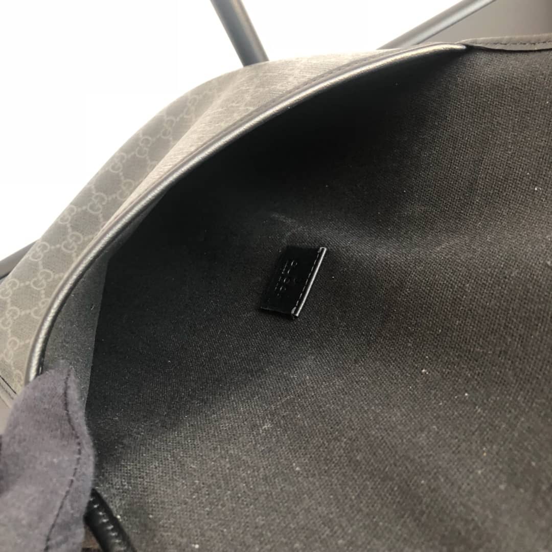 Gucci GG Supreme Medium Messenger Bag Replica Black 598604