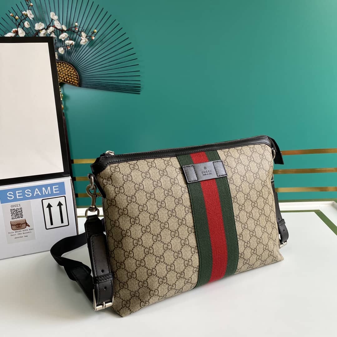 Gucci Supreme GG Messenger Bag Replica 523335