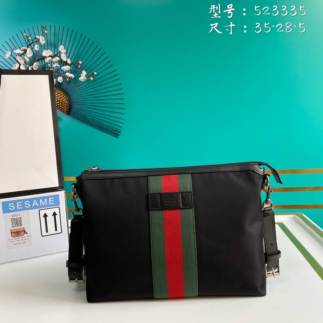Gucci Supreme GG Messenger Bag Replica 523335