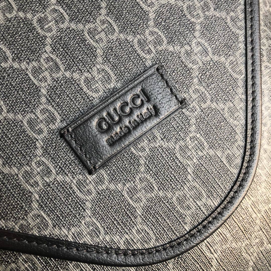 Gucci GG Supreme Medium Messenger Bag Replica Black 598604