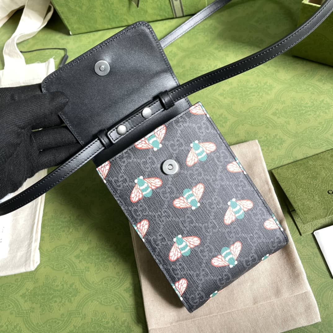 Gucci Scarab Logo Print Phone Bag Replica 673016