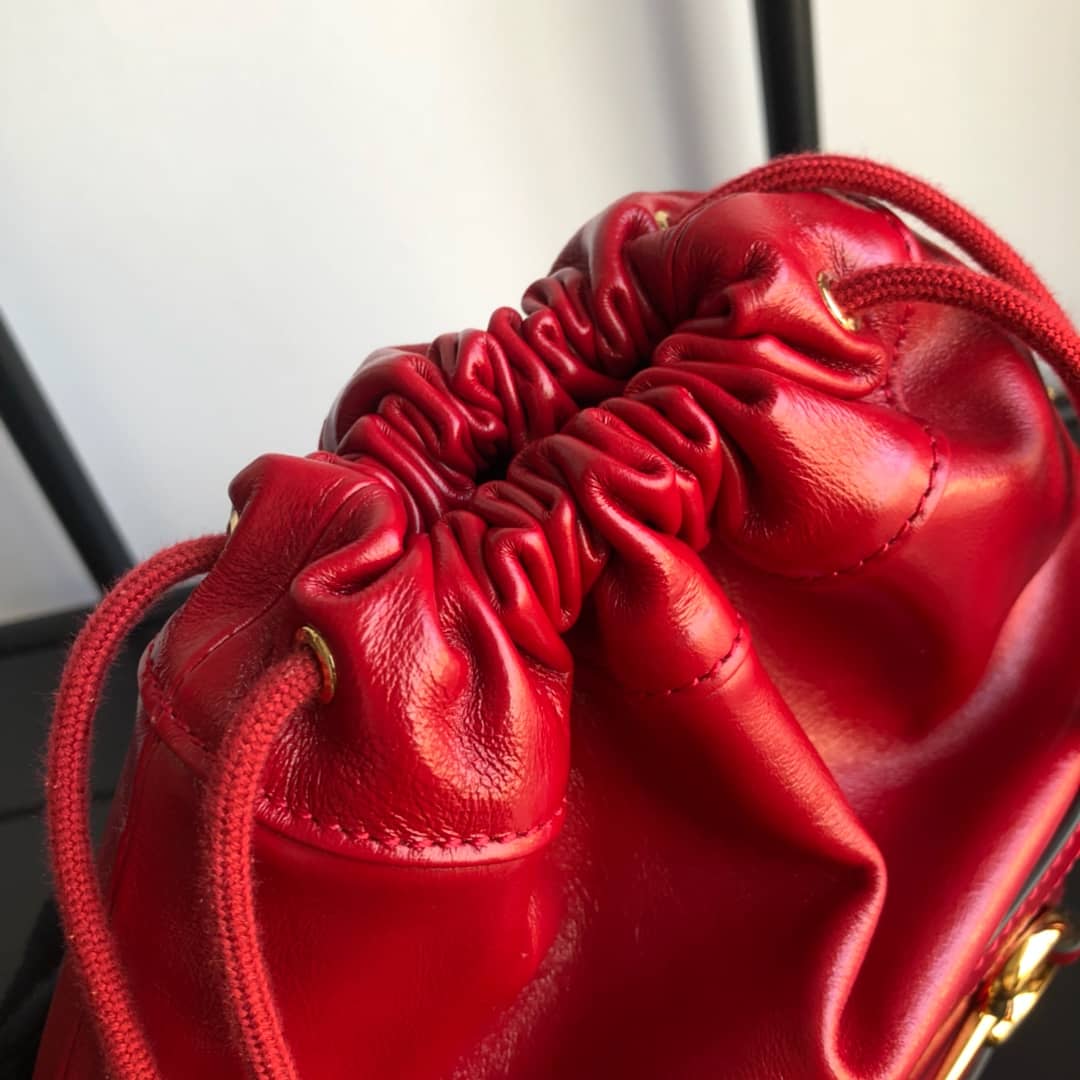 Gucci 1955 Horsebit Shoulder Bucket Bag Replica Red 602118