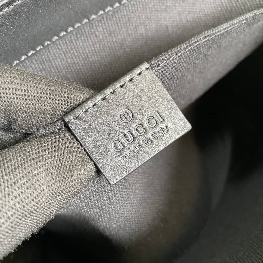 Gucci Mens GG Supreme Canvas Messenger Bag Black Replica 658542