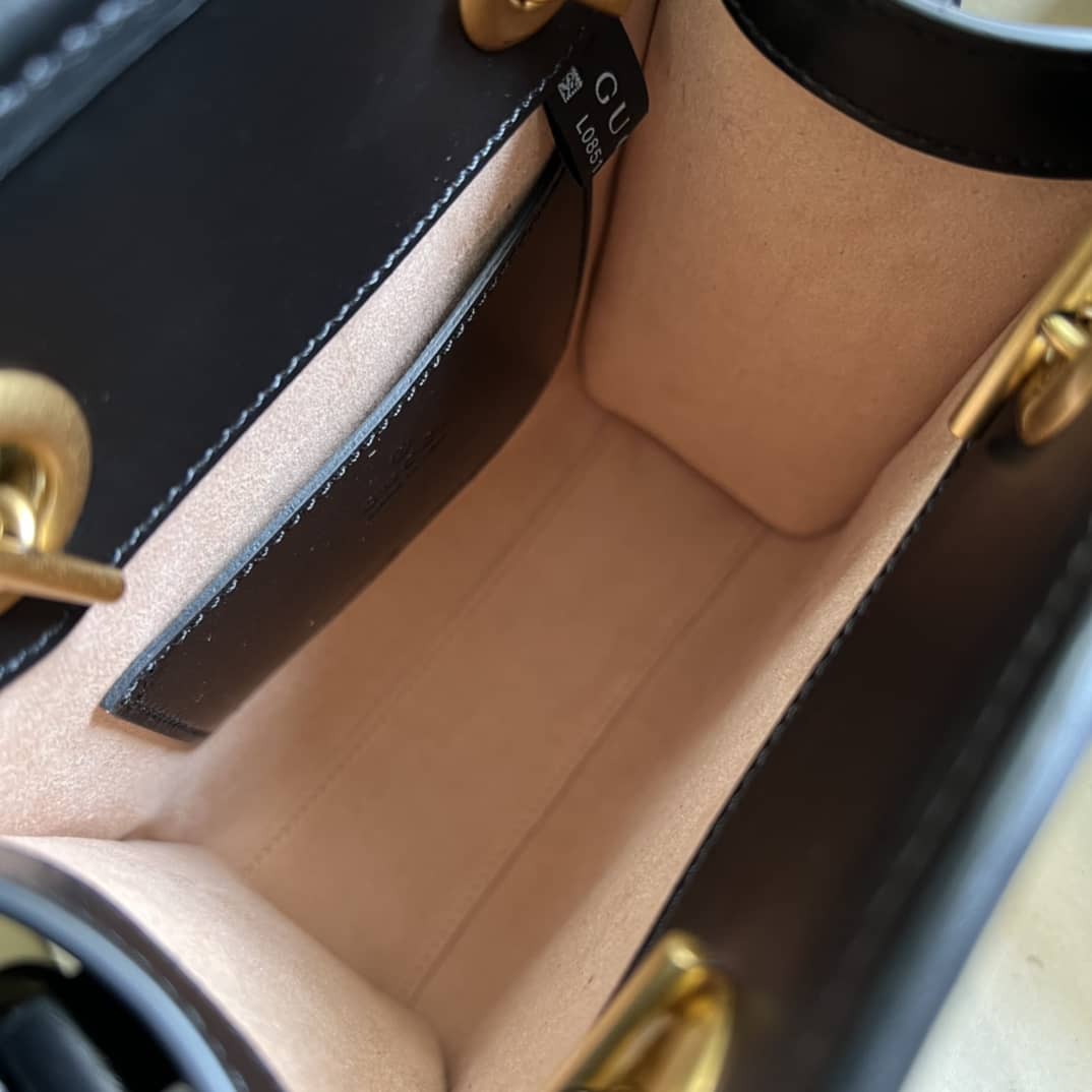 Gucci GG Marmont Matelassé Mini Crossbody Bag 696123 Replica