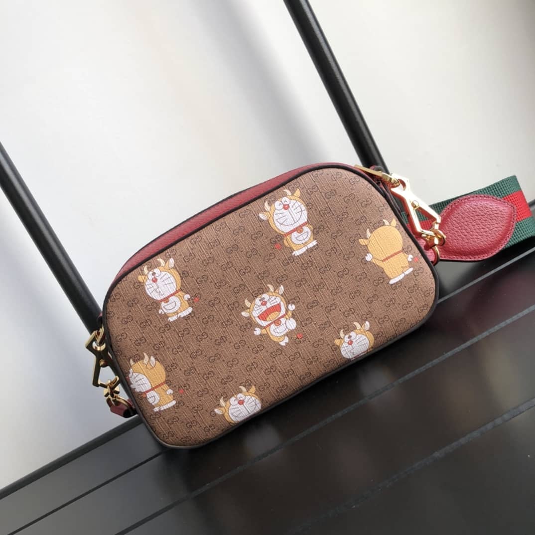 Gucci Supreme Canvas Camera Bag Replica Red 574886