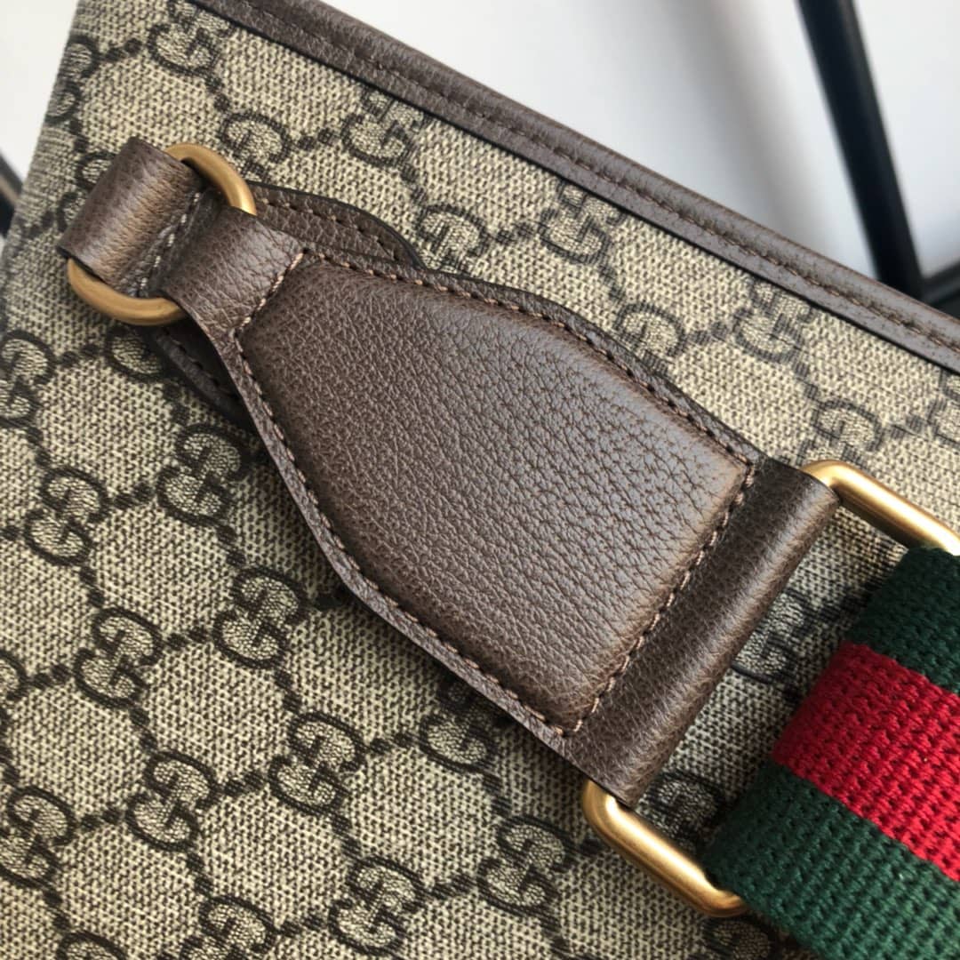 Gucci GG Supreme Medium Messenger Bag Replica 598604