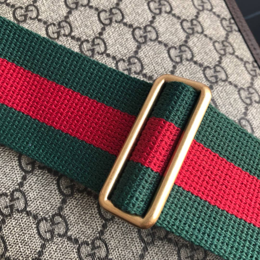 Gucci GG Supreme Medium Messenger Bag Replica 598604