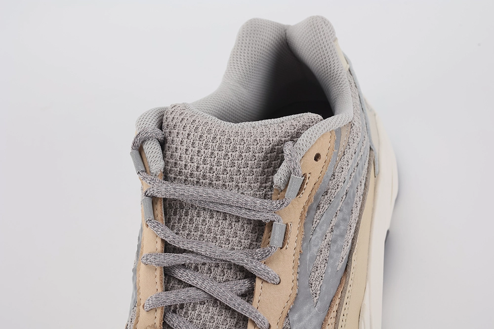 Yeezy Replica 700 V2