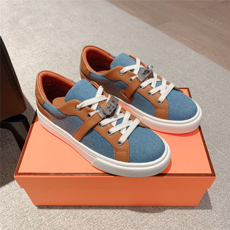 Hermès British retro design white shoes