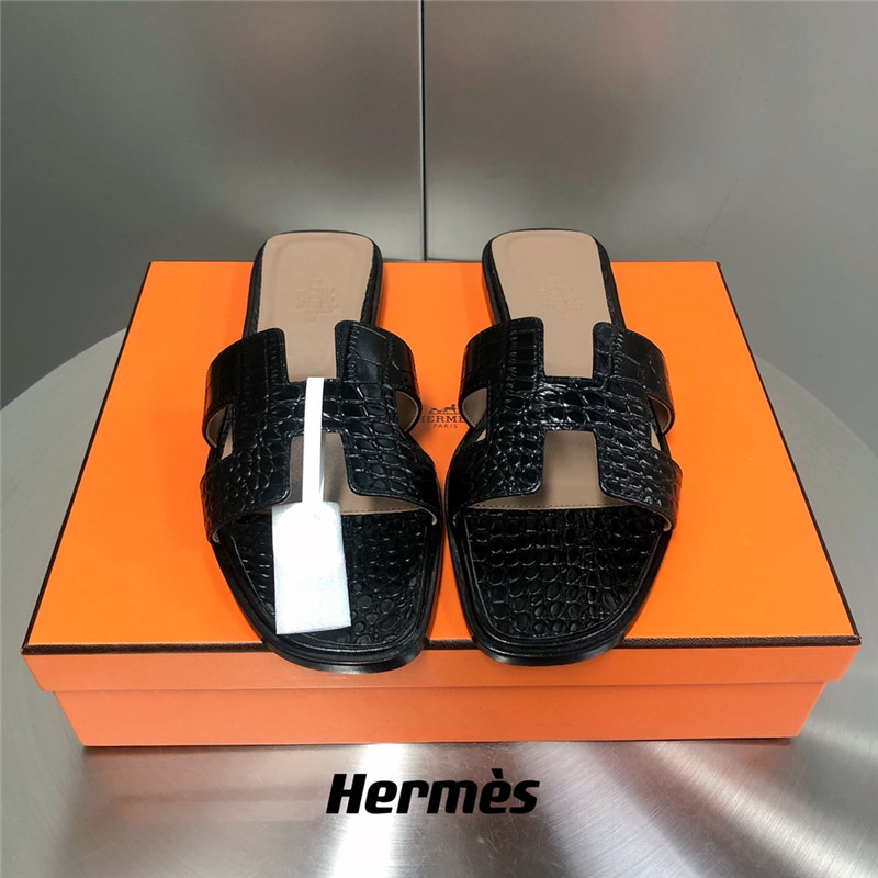 hermes oran crocodile slippers