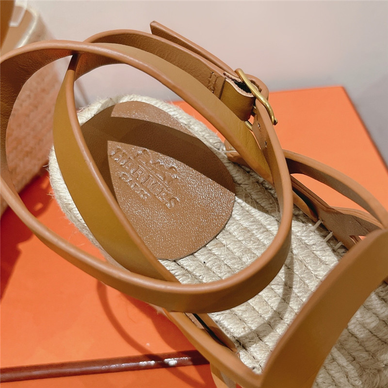 Hermès early spring new straw sandals