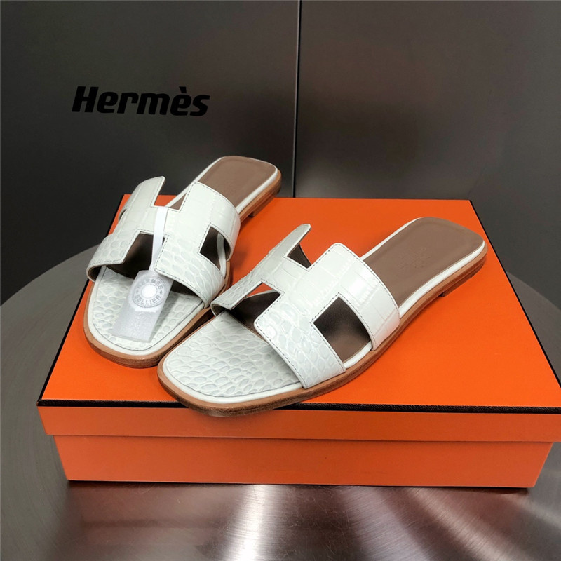 hermes oran crocodile slippers