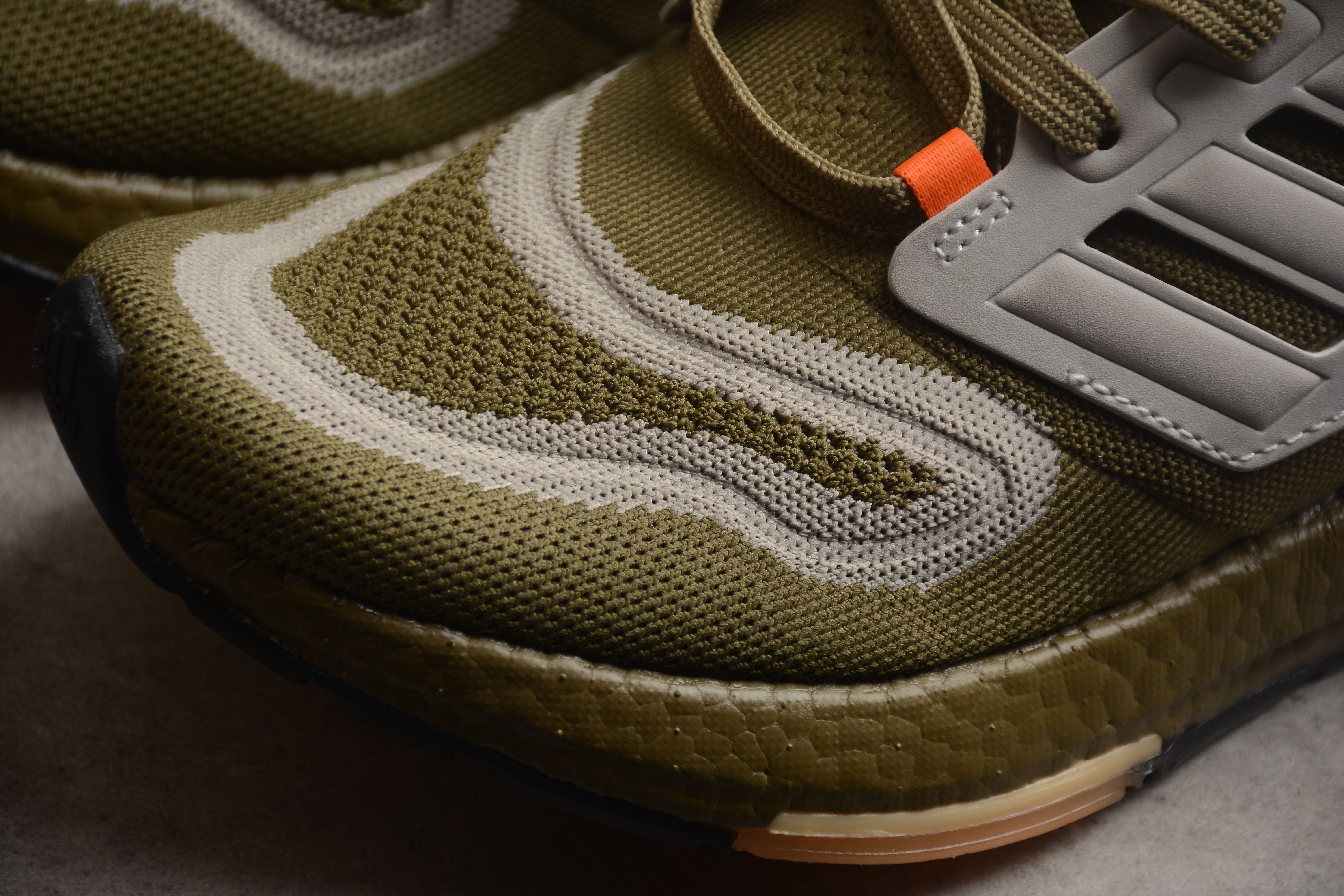 adidas Ultra Boost 22 Orbit Green Beam Orange GX9140