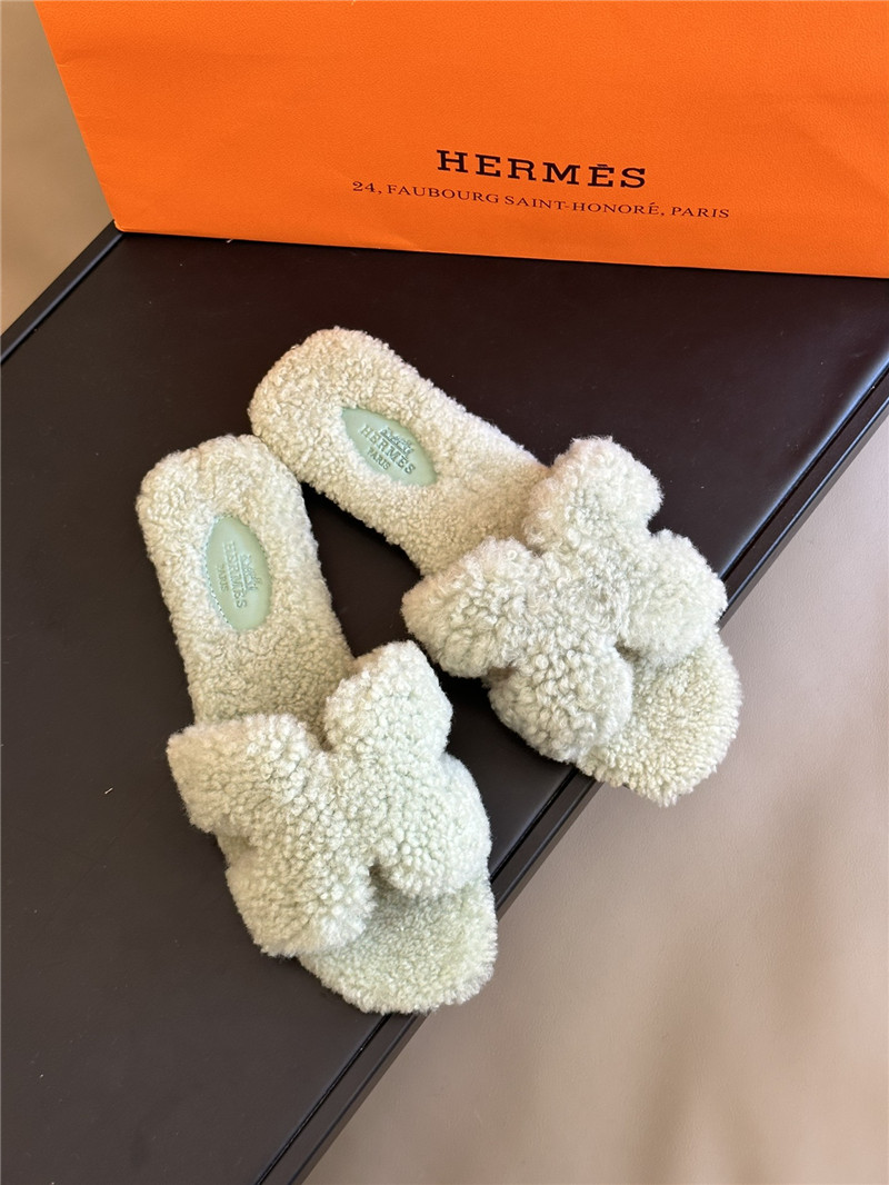 Hermès fur roll cake hair H slippers