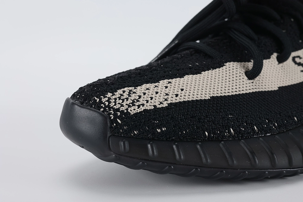 Yeezy Boost 350 V2  Oreo  Replica
