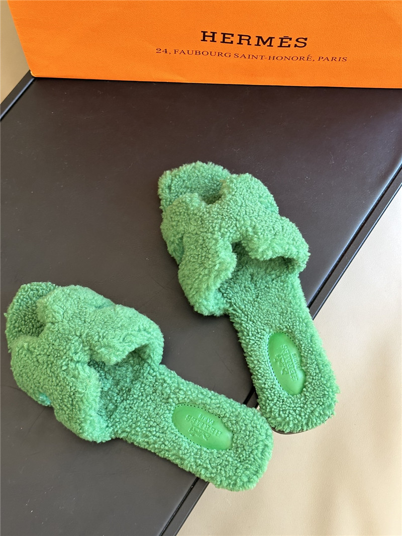 Hermès fur roll cake hair H slippers