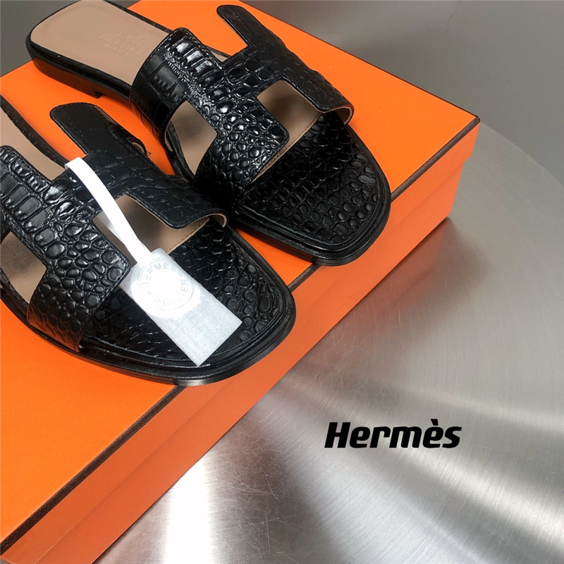 hermes oran crocodile slippers