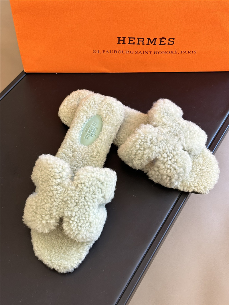 Hermès fur roll cake hair H slippers